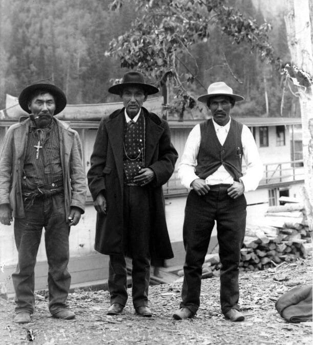 Chief Louie, Lheidli T’enneh (centre)